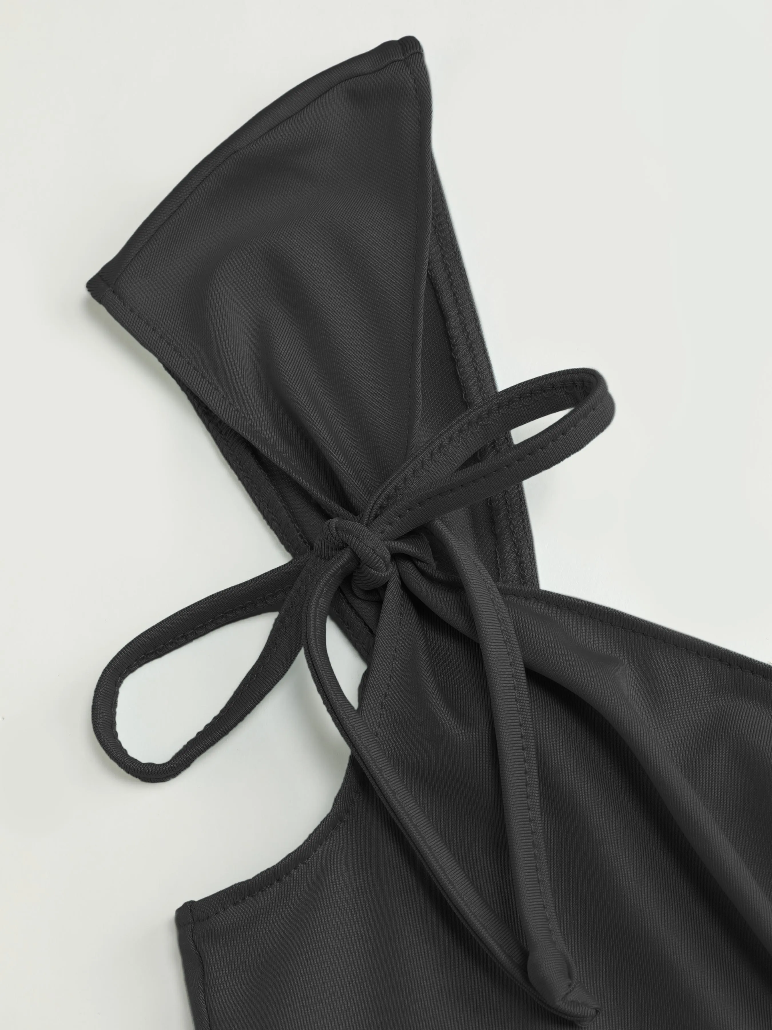 Camisole courte à volants et nœud papillon