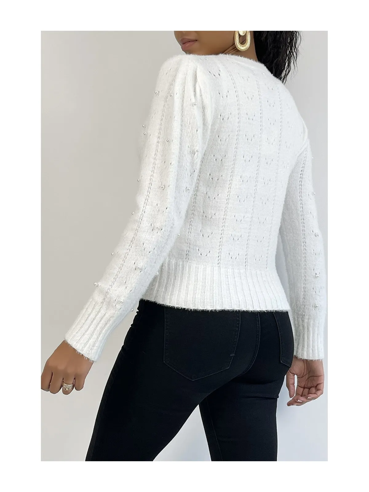 PuSZ blanc tout doux à détails perles et volants